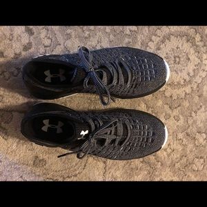 Women’s under armour running shoes size 9.5